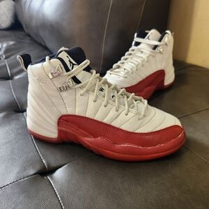 09 Jordan Retro 12s Size 4 Youth Needs Reglued.